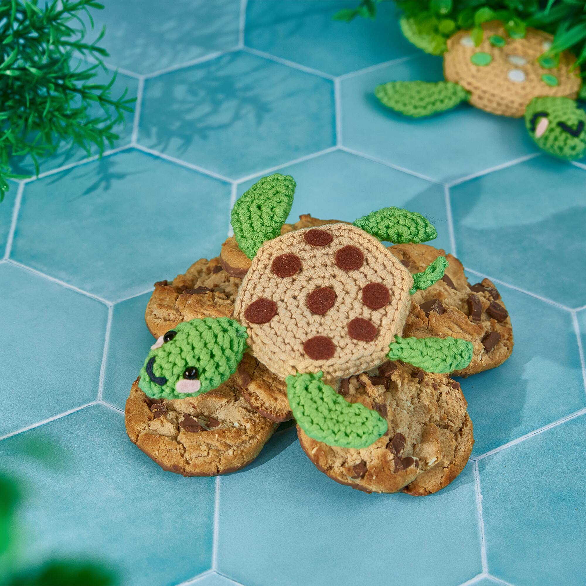 Lion Brand® Yummy Cookie Turtle Tim Friends Kit